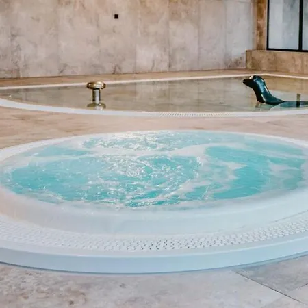 With Air Conditioning, Pool, Sauna Apartament *